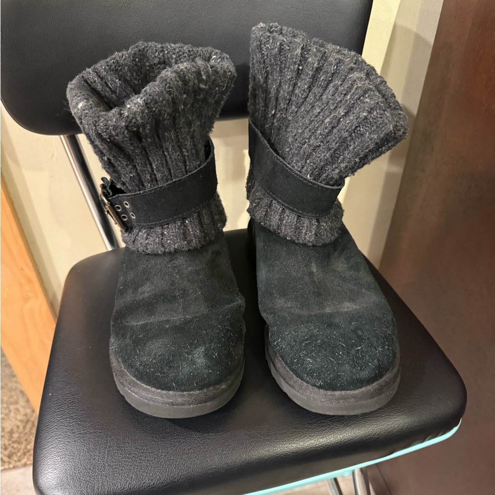 Ugg black boots with buckle